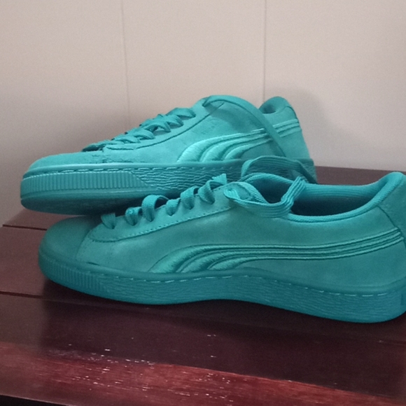 Turquoise PUMAS - Picture 2 of 5